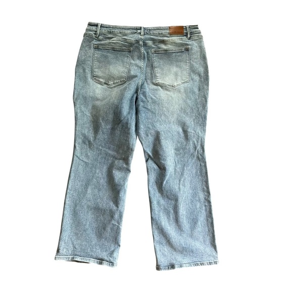 Judy Blue Plus High Rise Front Yoke Retro Wide Leg Light Wash 24W - Picture 3 of 9